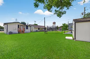 111 N 4th St, La Porte, TX 77571 - Photo 29