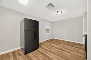 111 N 4th St, La Porte, TX 77571 - Photo 21