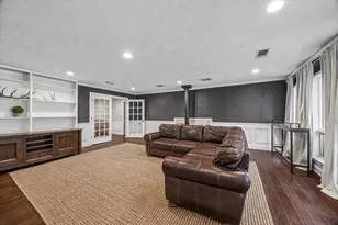 226 S Pine Dr, Montgomery, TX 77356 - Photo 3