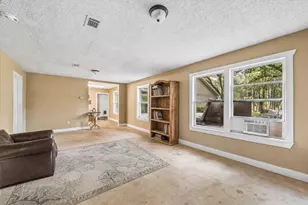 226 S Pine Dr, Montgomery, TX 77356 - Photo 9