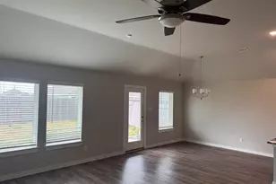 5017 Evergreen Dr, La Marque, TX 77568 - Photo 3