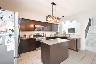 9919 Silver Terrace Dr, Rosharon, TX 77583 - Photo 5