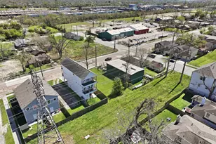 3011 Elysian St, Houston, TX 77009 - Photo 9