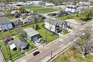 3011 Elysian St, Houston, TX 77009 - Photo 5