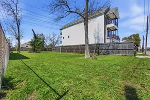 3011 Elysian St, Houston, TX 77009 - Photo 1