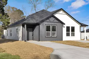 106 Runnels St, Willis, TX 77378 - Photo 1