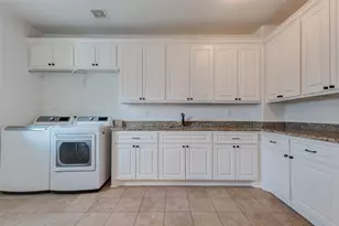 5410 Valerie St, Bellaire, TX 77401 - Photo 33