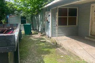 406 4th St, Orange, TX 77630 - Photo 5
