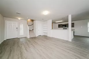 220 Blue Crane St, Huntsville, TX 77320 - Photo 3