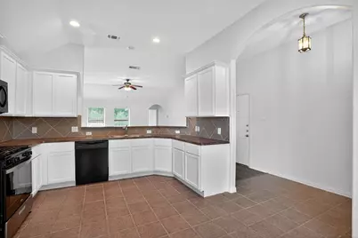 1423 Apple Orchard Trl, Conroe, TX 77301 - Photo 9