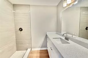 9010 Roos Rd, Houston, TX 77036 - Photo 33