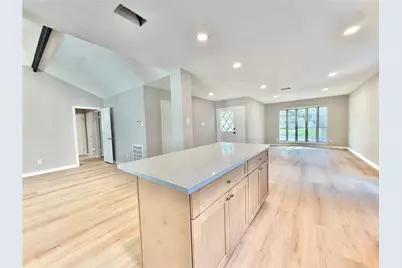 9010 Roos Road, Houston, TX 77036 - Photo 13