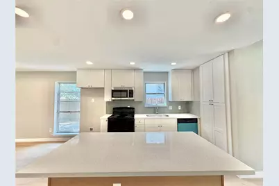 9010 Roos Road, Houston, TX 77036 - Photo 11