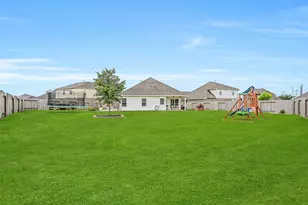 305 Bordeaux Ct, Alvin, TX 77511 - Photo 27