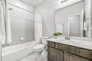 305 Bordeaux Ct, Alvin, TX 77511 - Photo 21