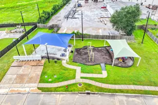 305 Bordeaux Ct, Alvin, TX 77511 - Photo 27