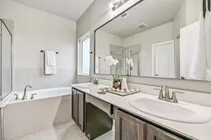 305 Bordeaux Ct, Alvin, TX 77511 - Photo 15
