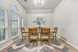 305 Bordeaux Ct, Alvin, TX 77511 - Photo 3