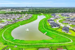 305 Bordeaux Ct, Alvin, TX 77511 - Photo 33