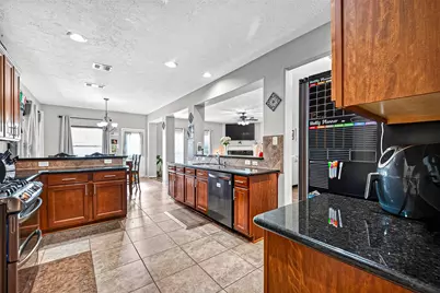 2221 Tracy Way, Deer Park, TX 77536 - Photo 7