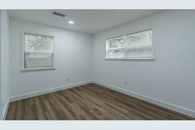 7302 Marilyn Lane, Houston, TX 77016 - Photo 9