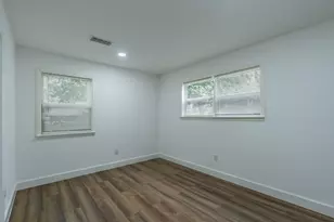 7302 Marilyn Ln, Houston, TX 77016 - Photo 9