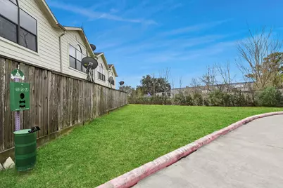 5941 South Loop E #203, Houston, TX 77033 - Photo 15