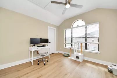 5941 South Loop E #203, Houston, TX 77033 - Photo 13