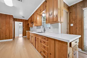 6307 Pineshade Ln, Houston, TX 77008 - Photo 9