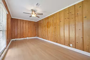 6307 Pineshade Ln, Houston, TX 77008 - Photo 13