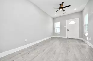 9739 Cargill St, Houston, TX 77029 - Photo 3