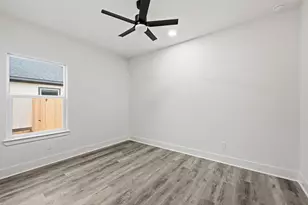 205 Lock Ln, Bryan, TX 77803 - Photo 15