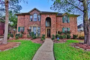 1722 Evergreen Ln, Pasadena, TX 77586 - Photo 1