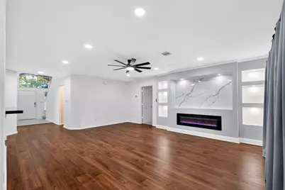 15807 Sonoma Park Drive, Houston, TX 77049 - Photo 9