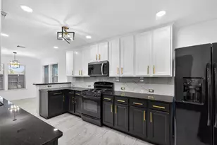 15807 Sonoma Park Dr, Houston, TX 77049 - Photo 19