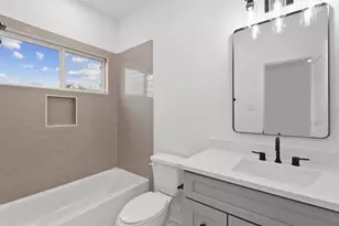253 De Boll St, Houston, TX 77022 - Photo 23