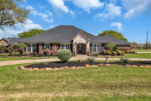 6700 Plantation Dr, Baytown, TX 77523 - Photo 1