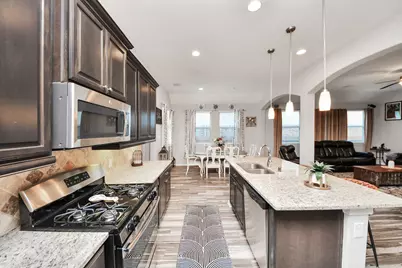 409 Billingsgate Chase, Conroe, TX 77304 - Photo 5