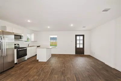 16722 N Marie Village Drive, Conroe, TX 77306 - Photo 5