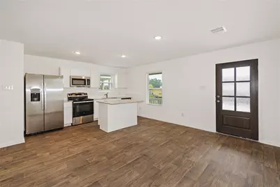 16722 N Marie Village Drive, Conroe, TX 77306 - Photo 9
