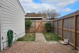 7887 Kendalia Dr, Houston, TX 77036 - Photo 21