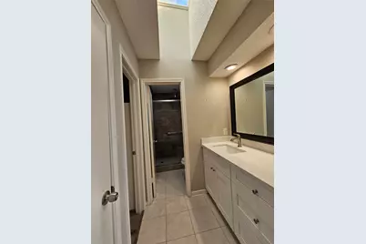 7887 Kendalia Drive, Houston, TX 77036 - Photo 5