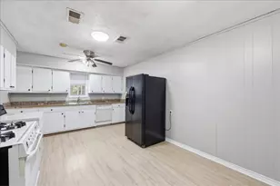 1611 Ave C, Nederland, TX 77627 - Photo 5