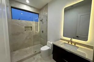 4708 Laurel St, Bellaire, TX 77401 - Photo 39