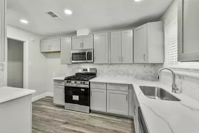 22 Cozumel Circle, Galveston, TX 77554 - Photo 9