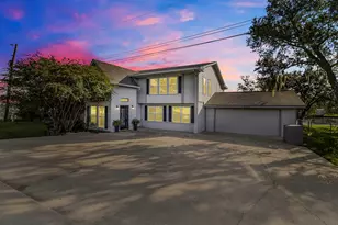 250 Oak Crest Dr, Livingston, TX 77351 - Photo 1