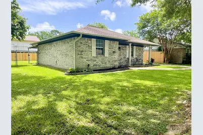 7021 Smith Drive, Hitchcock, TX 77563 - Photo 3