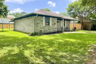 7021 Smith Dr, Hitchcock, TX 77563 - Photo 3