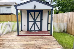7021 Smith Dr, Hitchcock, TX 77563 - Photo 5