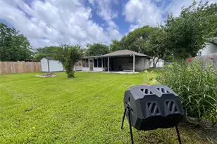 7021 Smith Dr, Hitchcock, TX 77563 - Photo 23